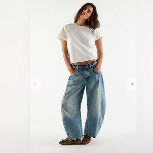 We The Free Good Luck Barrel Jeans. Size 27.